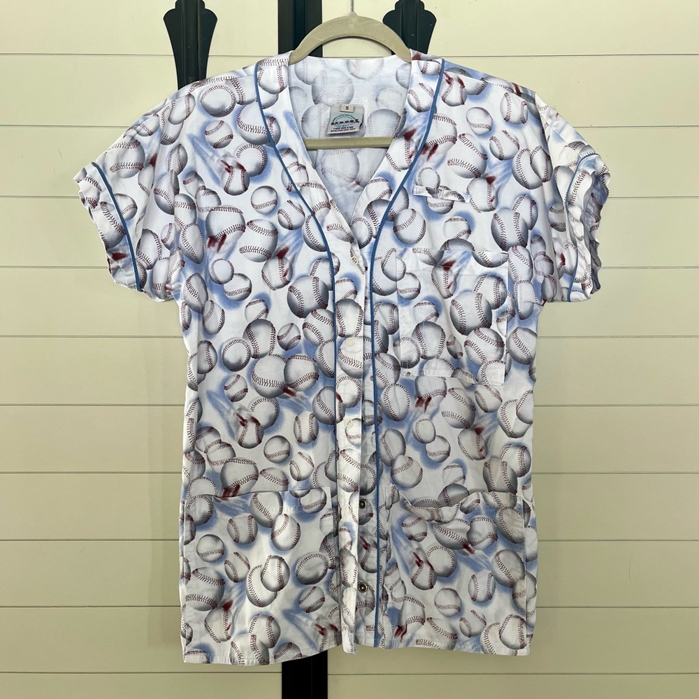 Women’s Baseball Themed Scrub Top Small Blue White Maroon Pockets Smart Scrubs